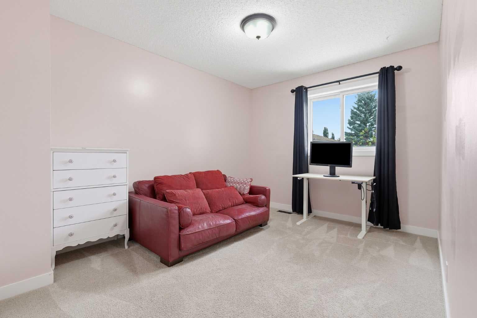76 Douglas Park Boulevard SE