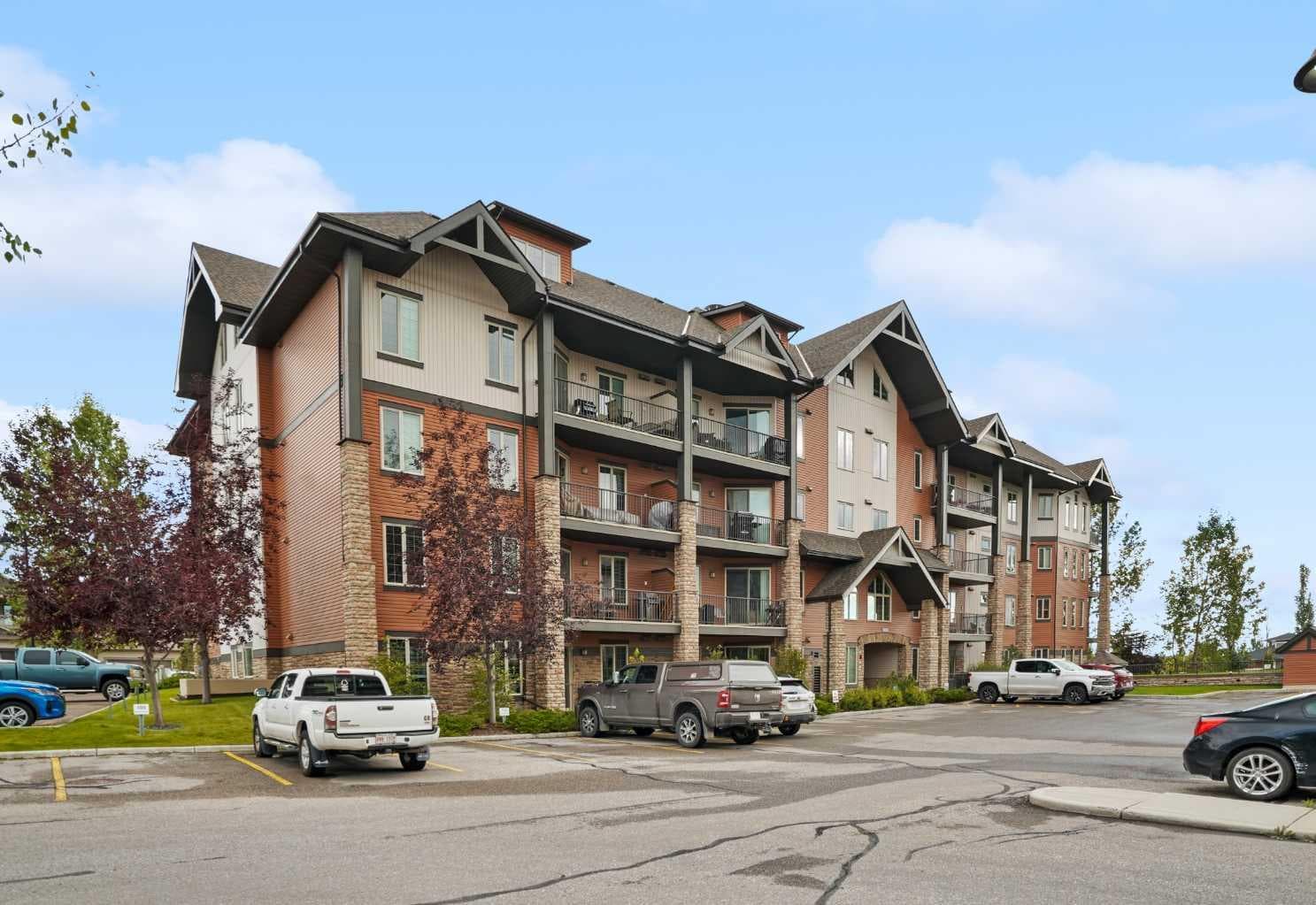 3103, 15 Sunset Square NE