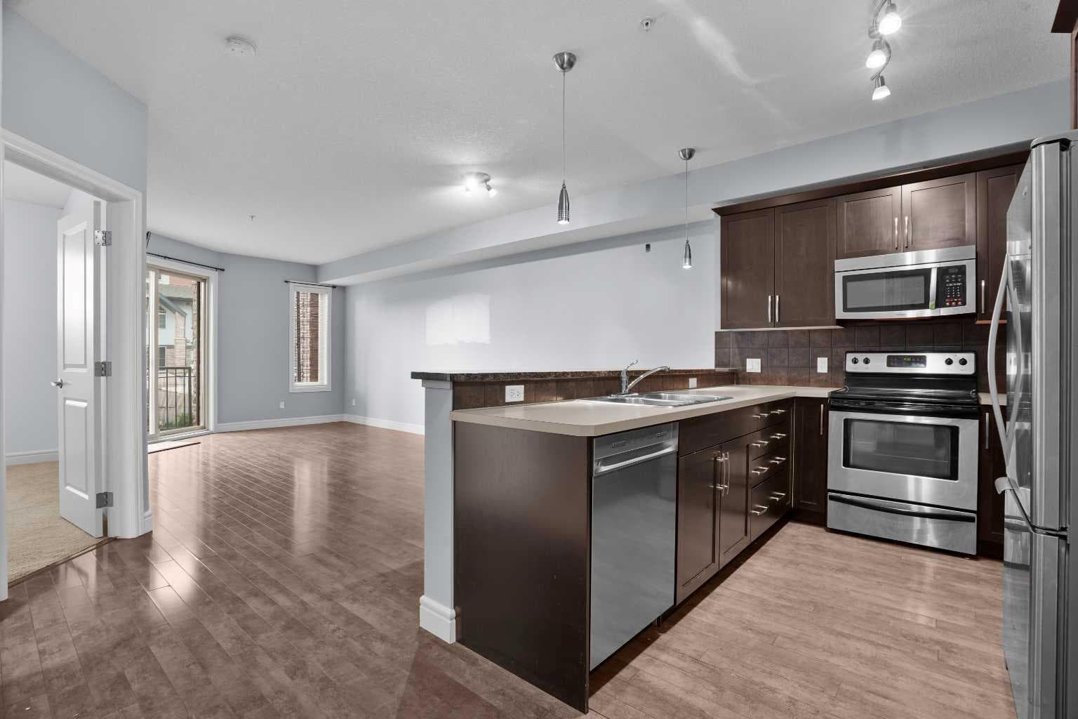 3103, 15 Sunset Square NE