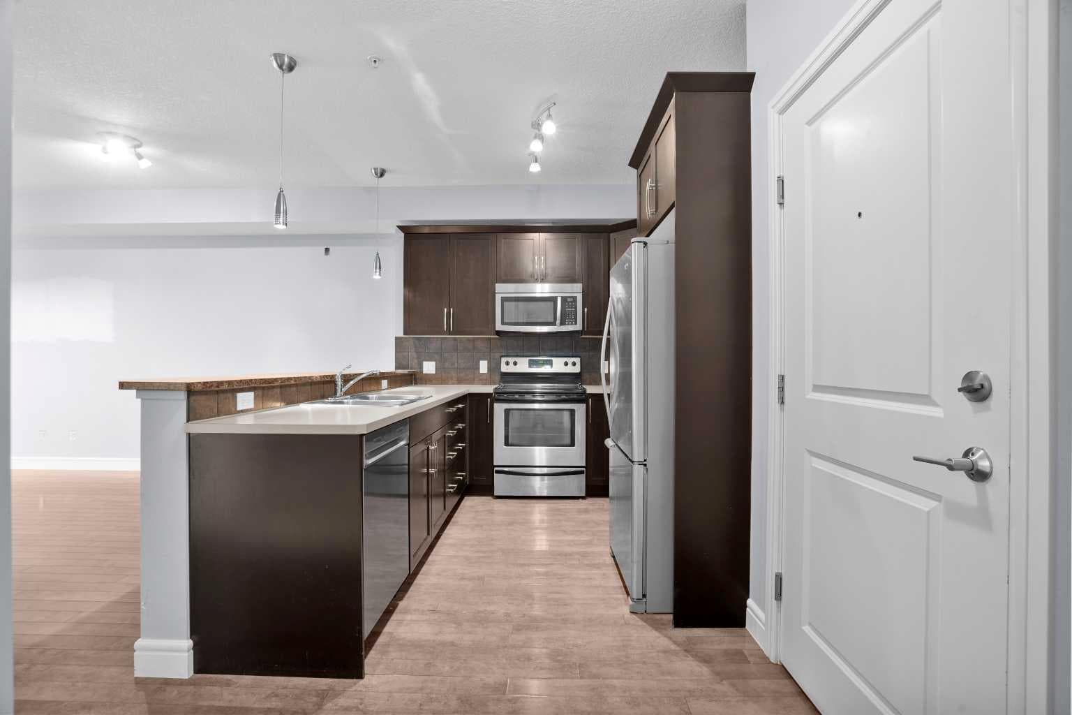 3103, 15 Sunset Square NE