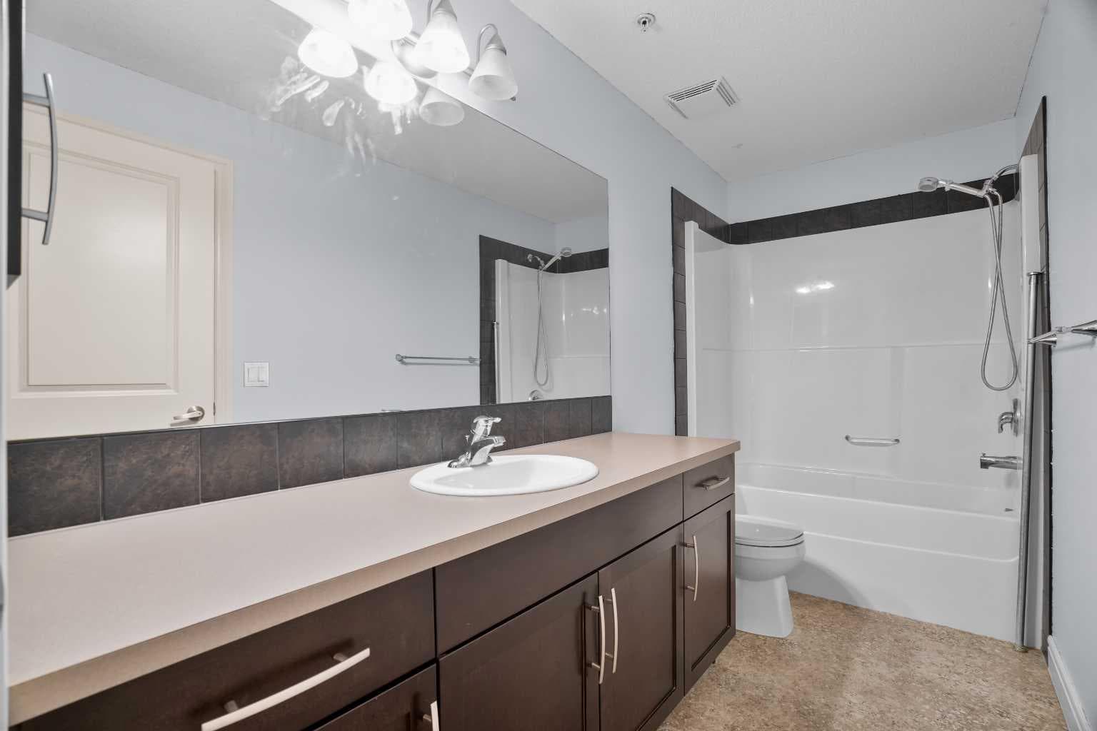 3103, 15 Sunset Square NE