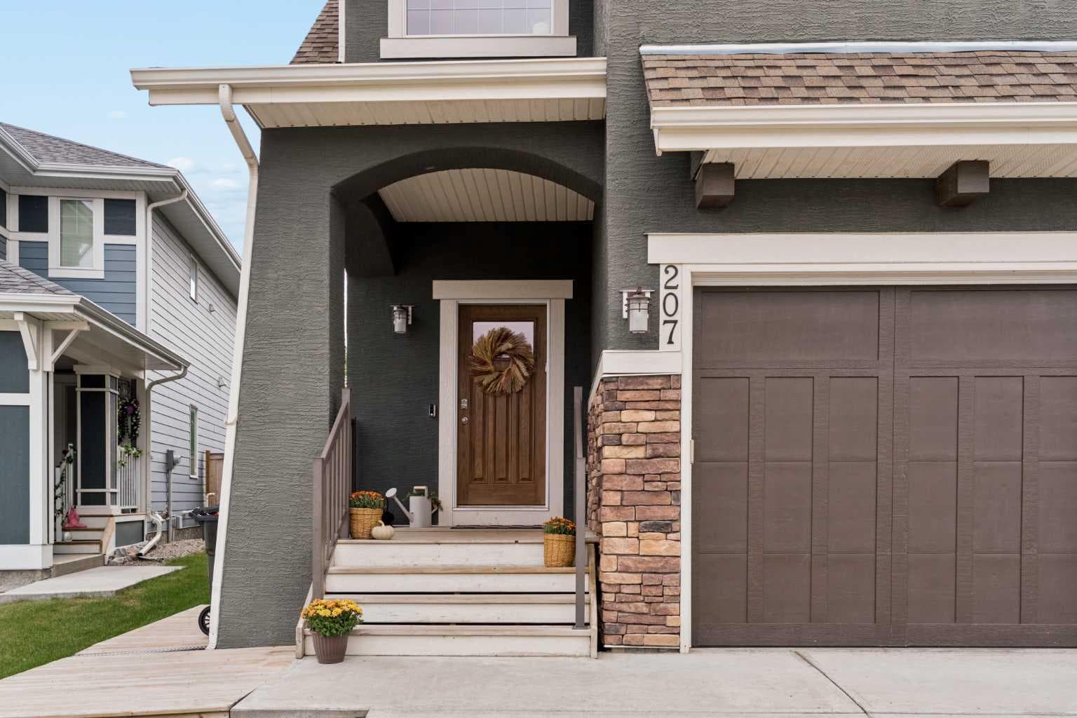 207 Mahogany Grove SE