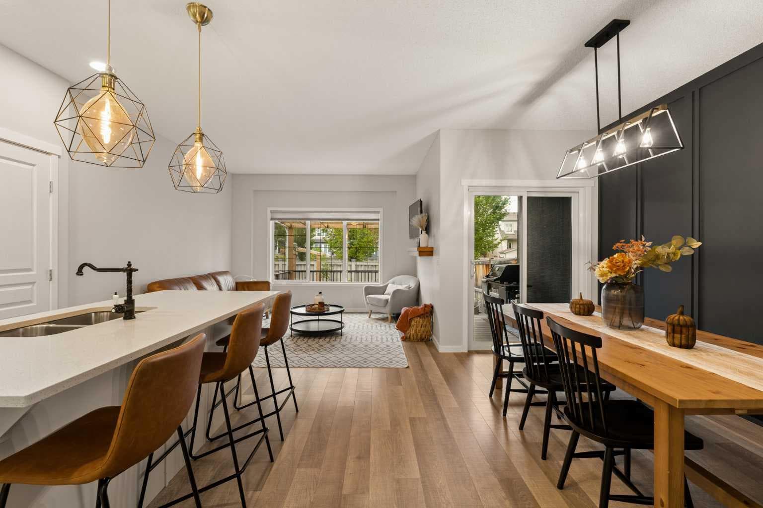 207 Mahogany Grove SE