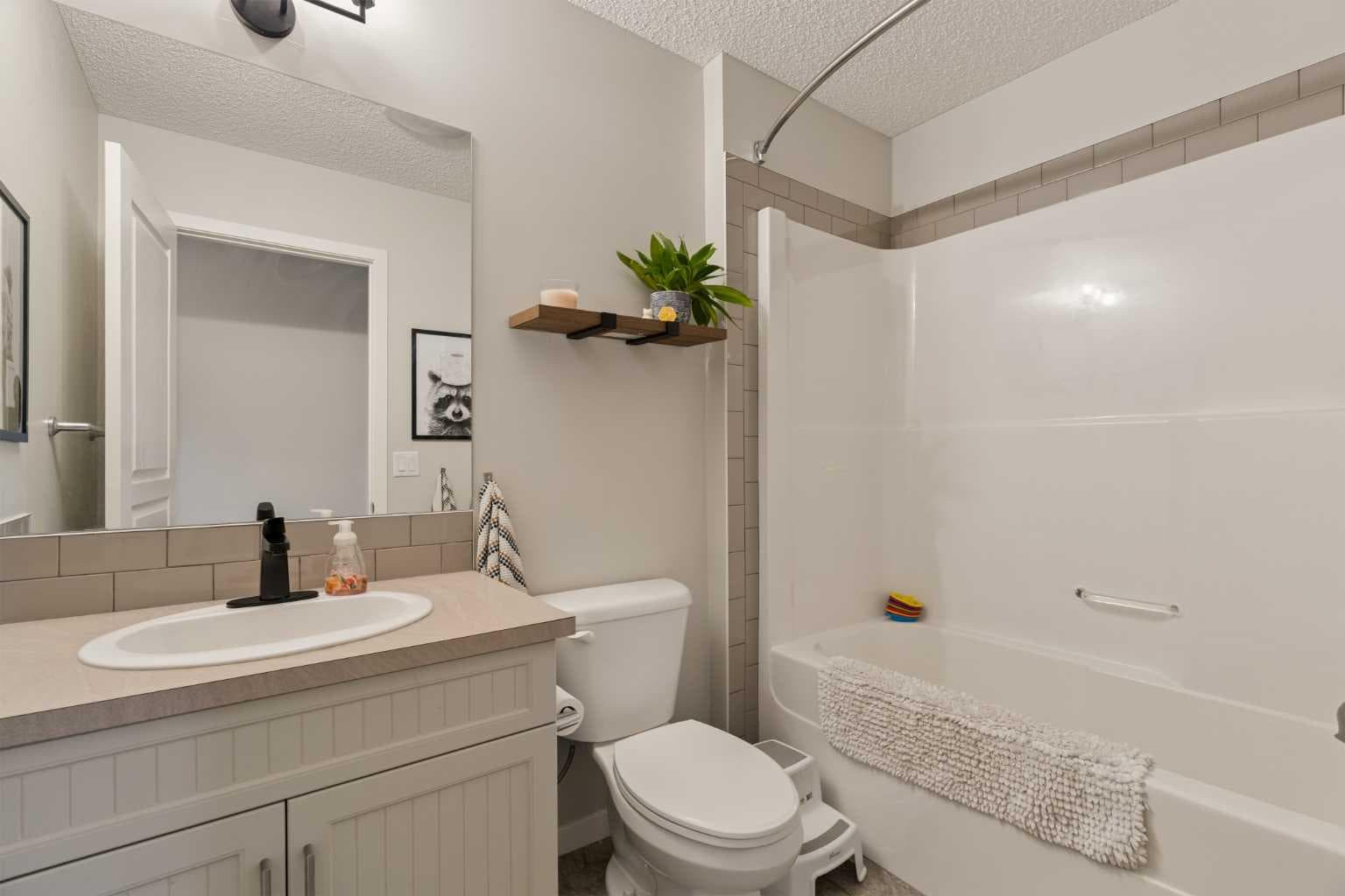 207 Mahogany Grove SE