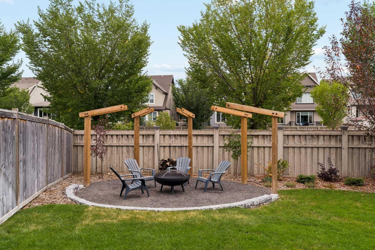 207 Mahogany Grove SE