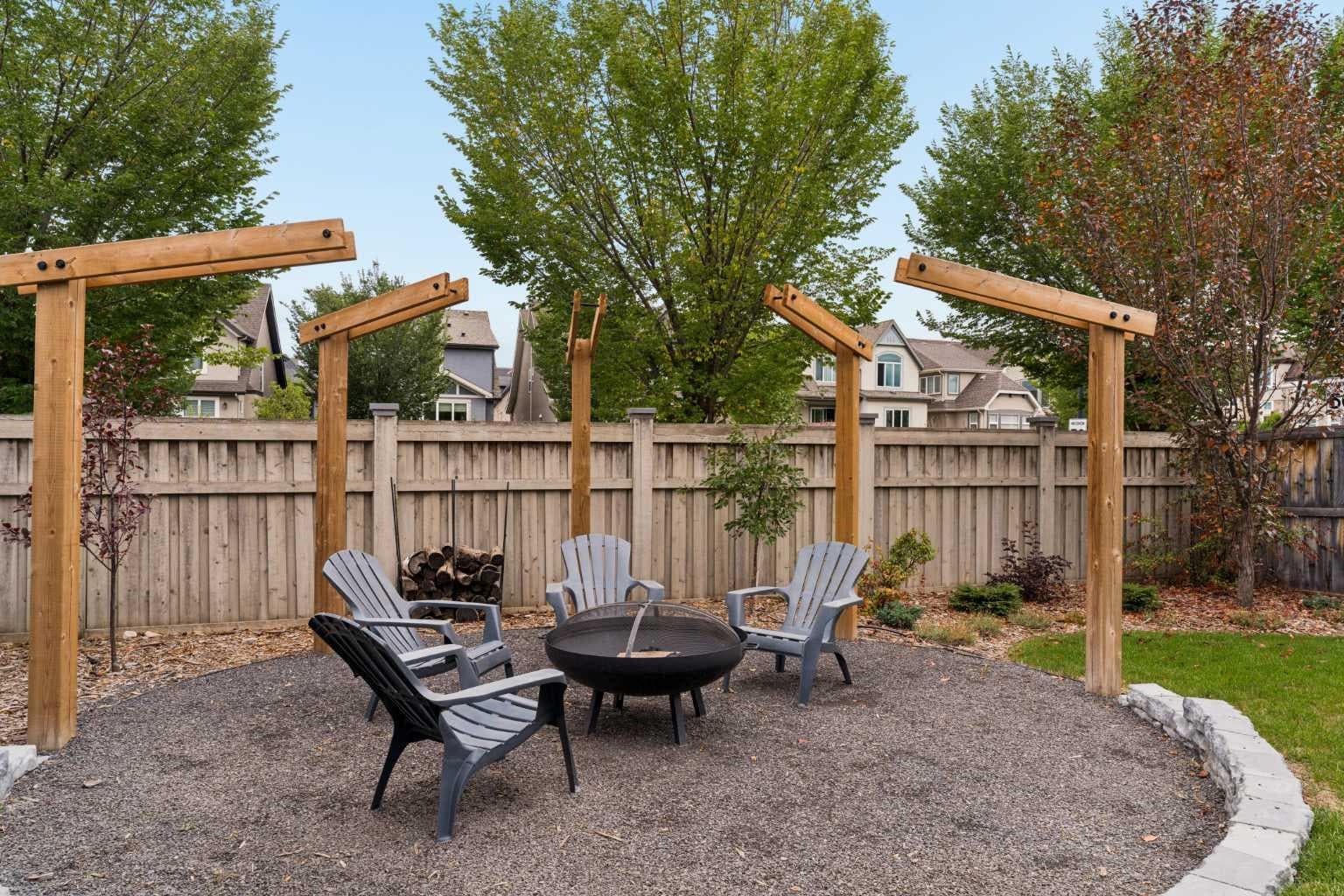 207 Mahogany Grove SE