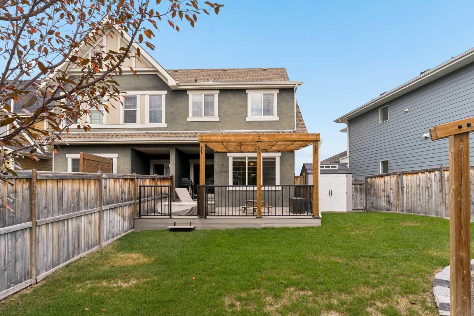 207 Mahogany Grove SE