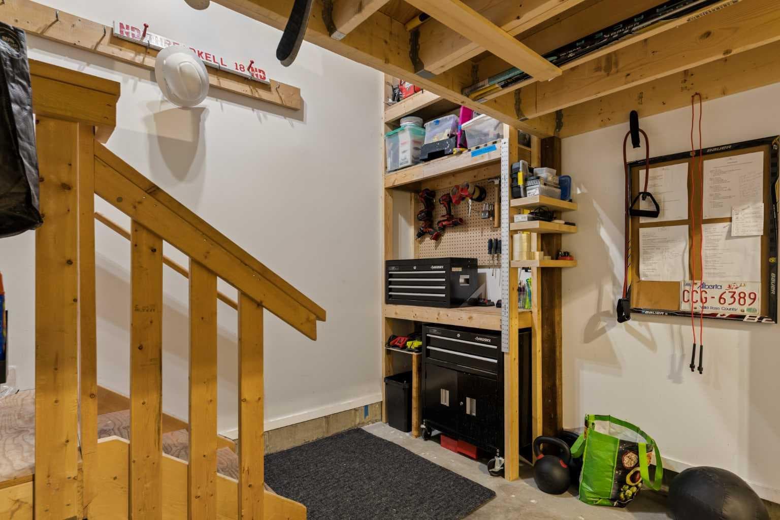 207 Mahogany Grove SE
