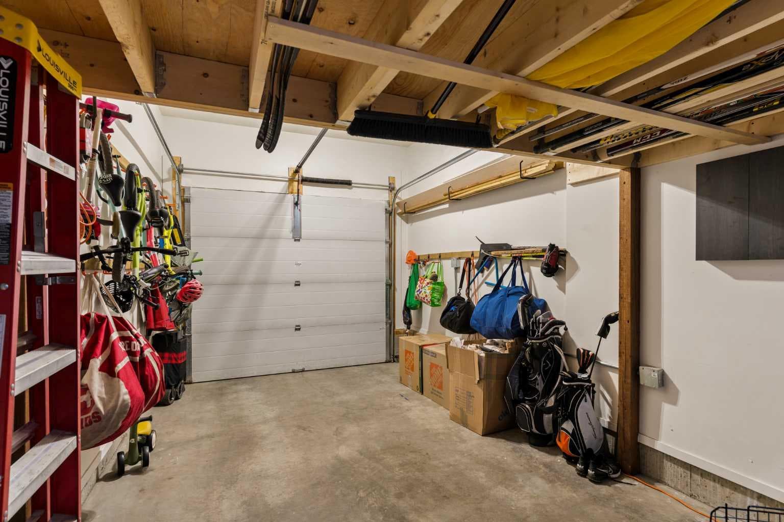 207 Mahogany Grove SE