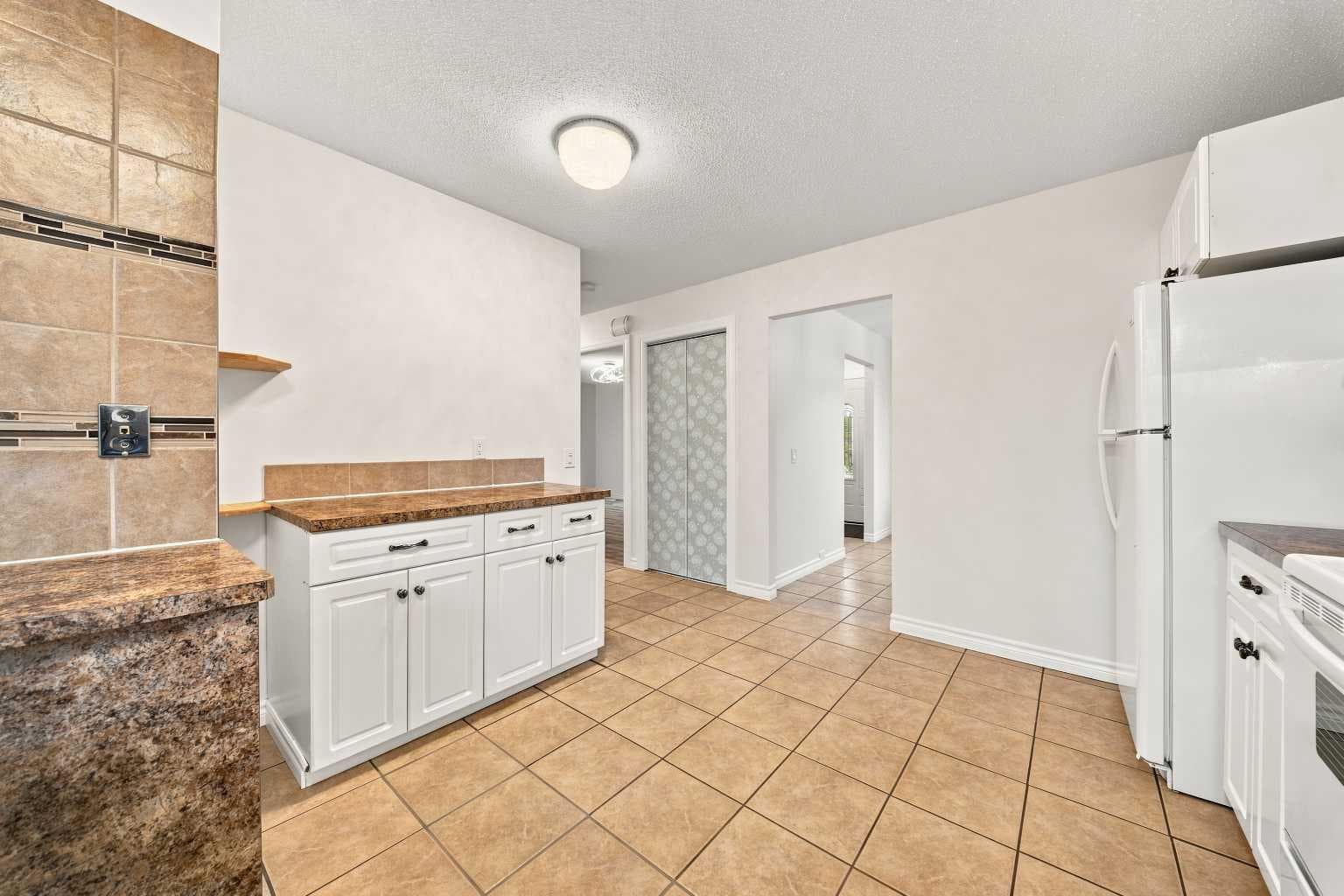 248 Huntcroft Road NE