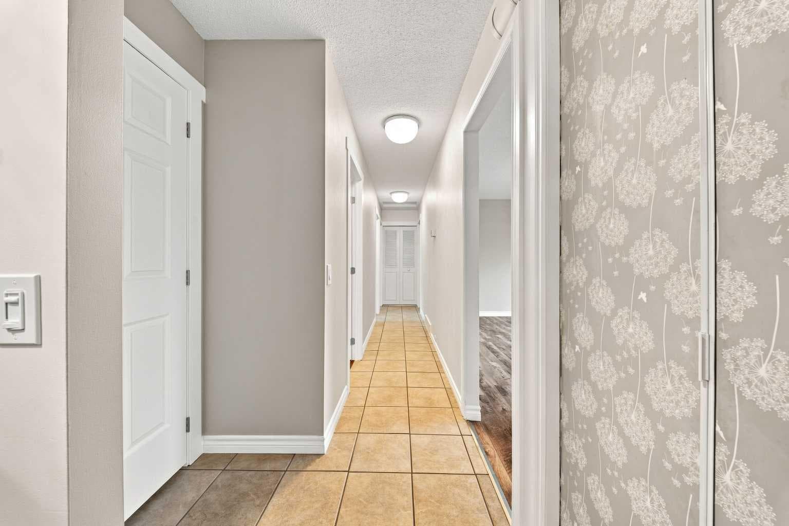 248 Huntcroft Road NE