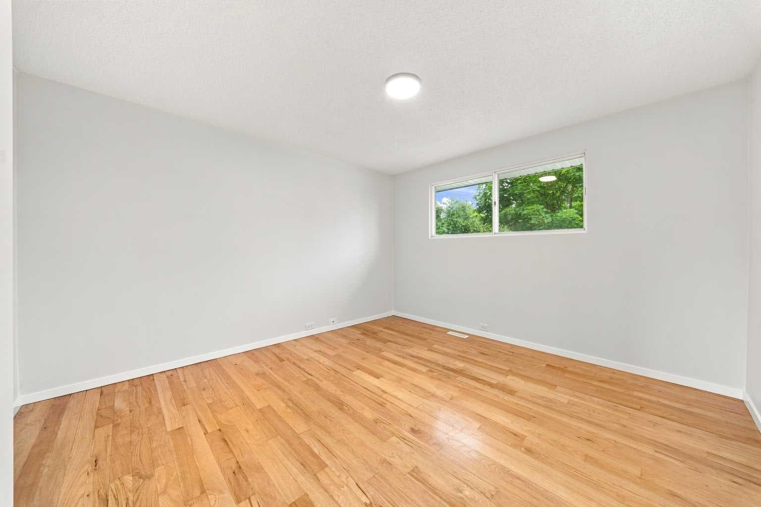 248 Huntcroft Road NE