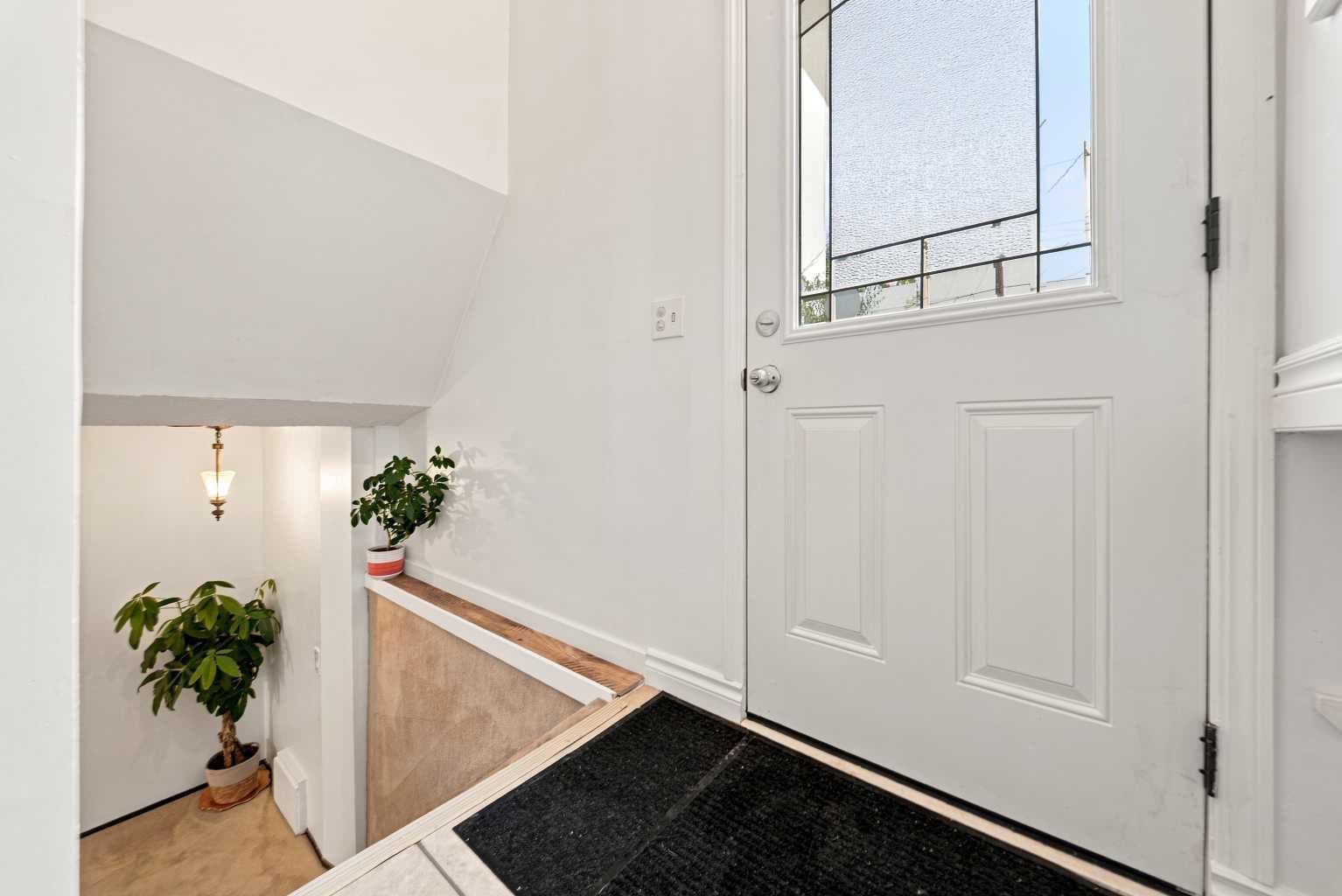 248 Huntcroft Road NE