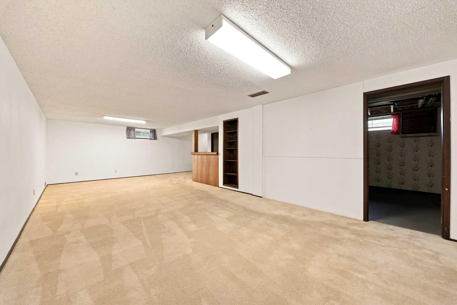 248 Huntcroft Road NE