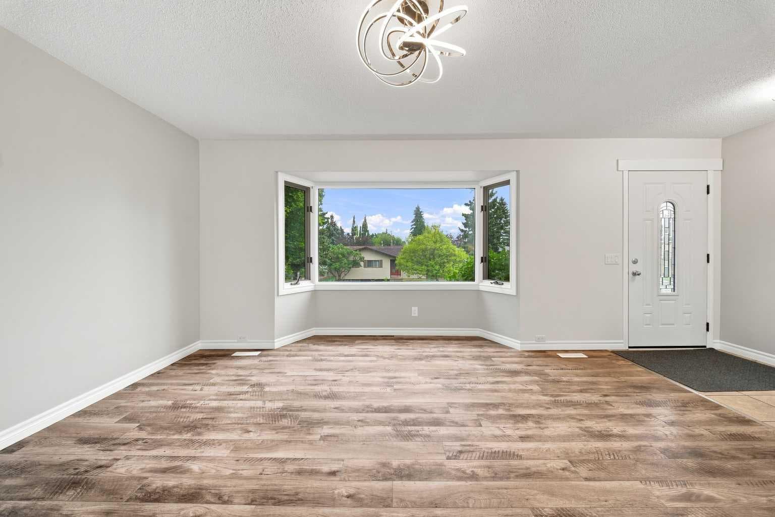 248 Huntcroft Road NE
