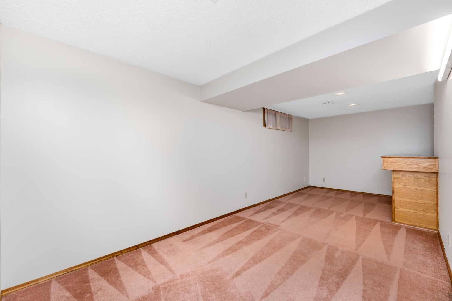 41 Edgeford Way NW