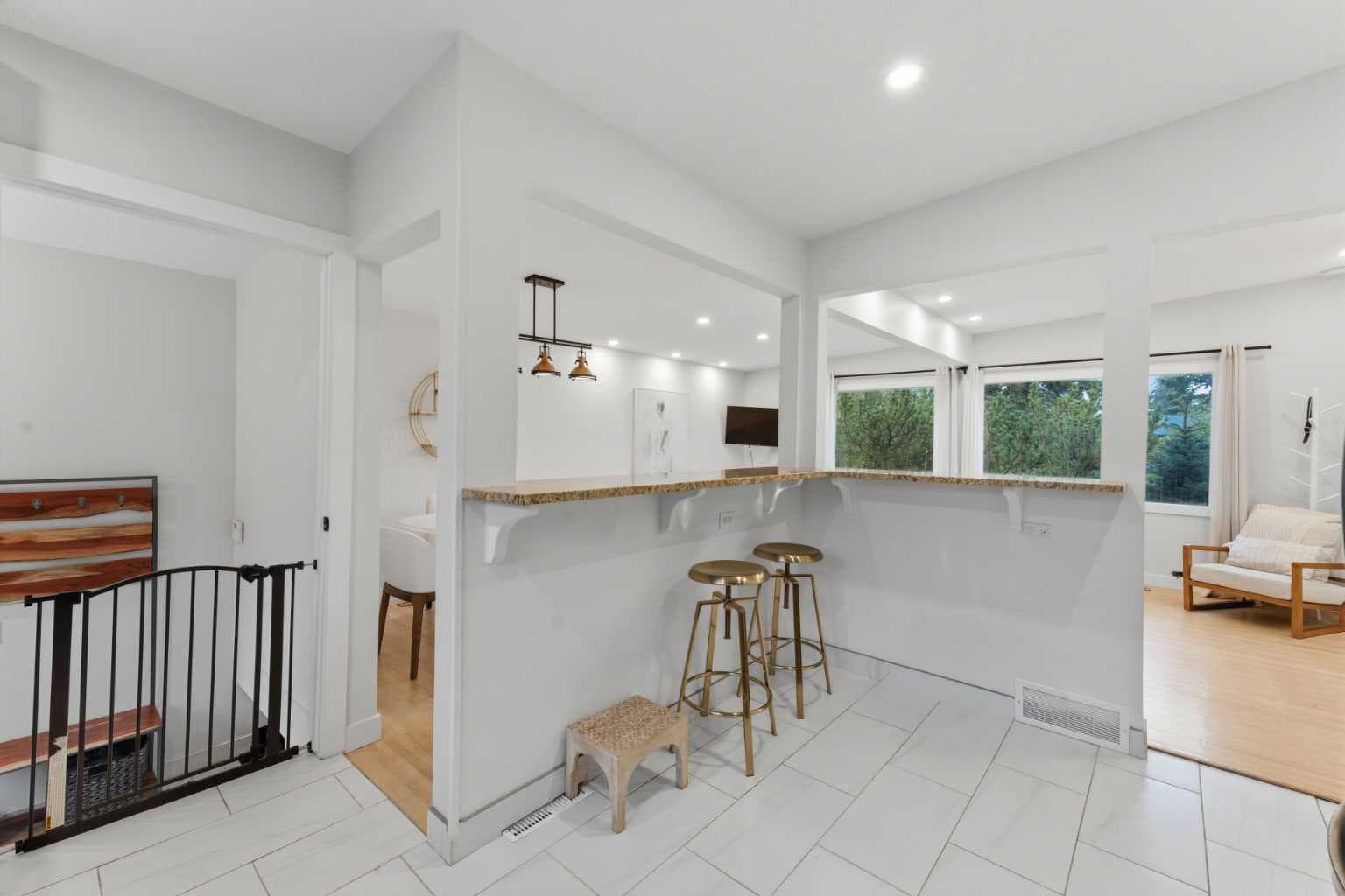 5316 La Salle Crescent SW