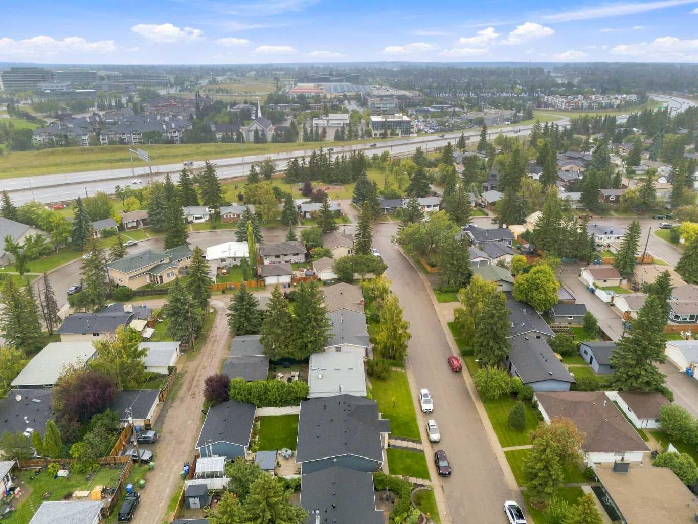 5316 La Salle Crescent SW