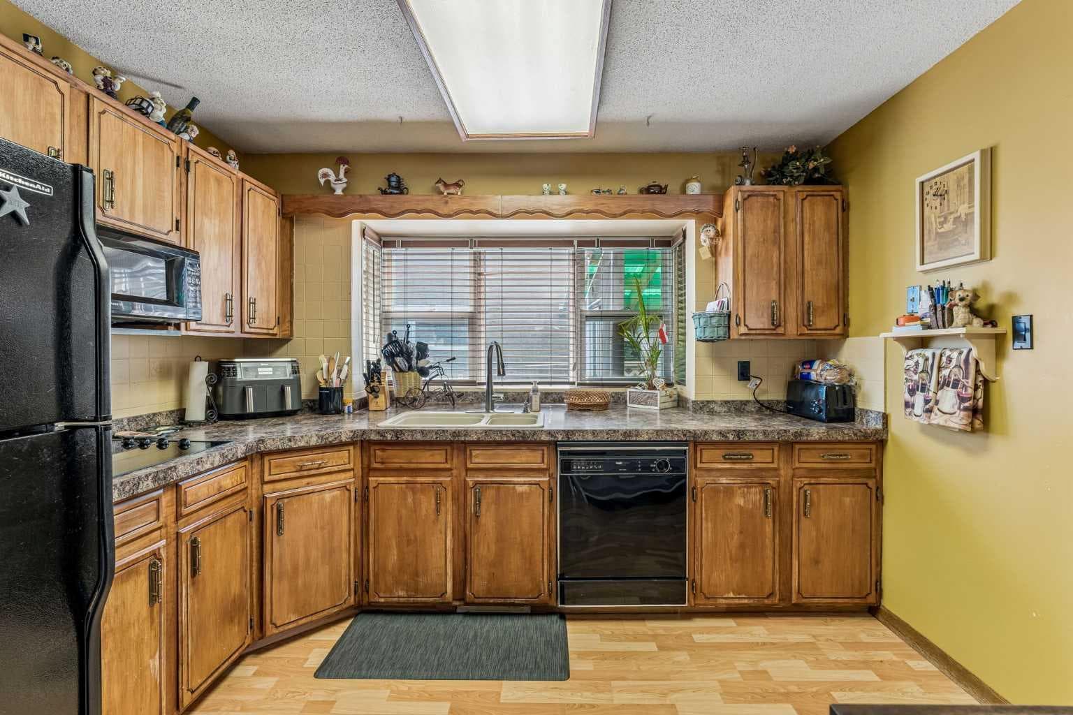 708 Lake Bonavista Drive SE