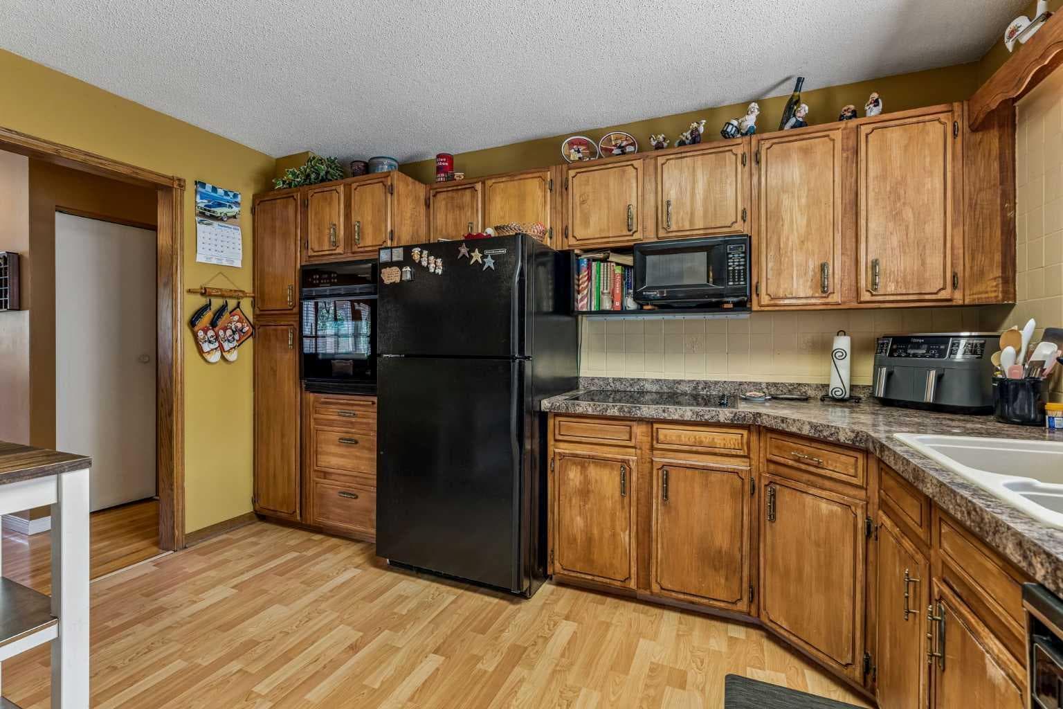 708 Lake Bonavista Drive SE