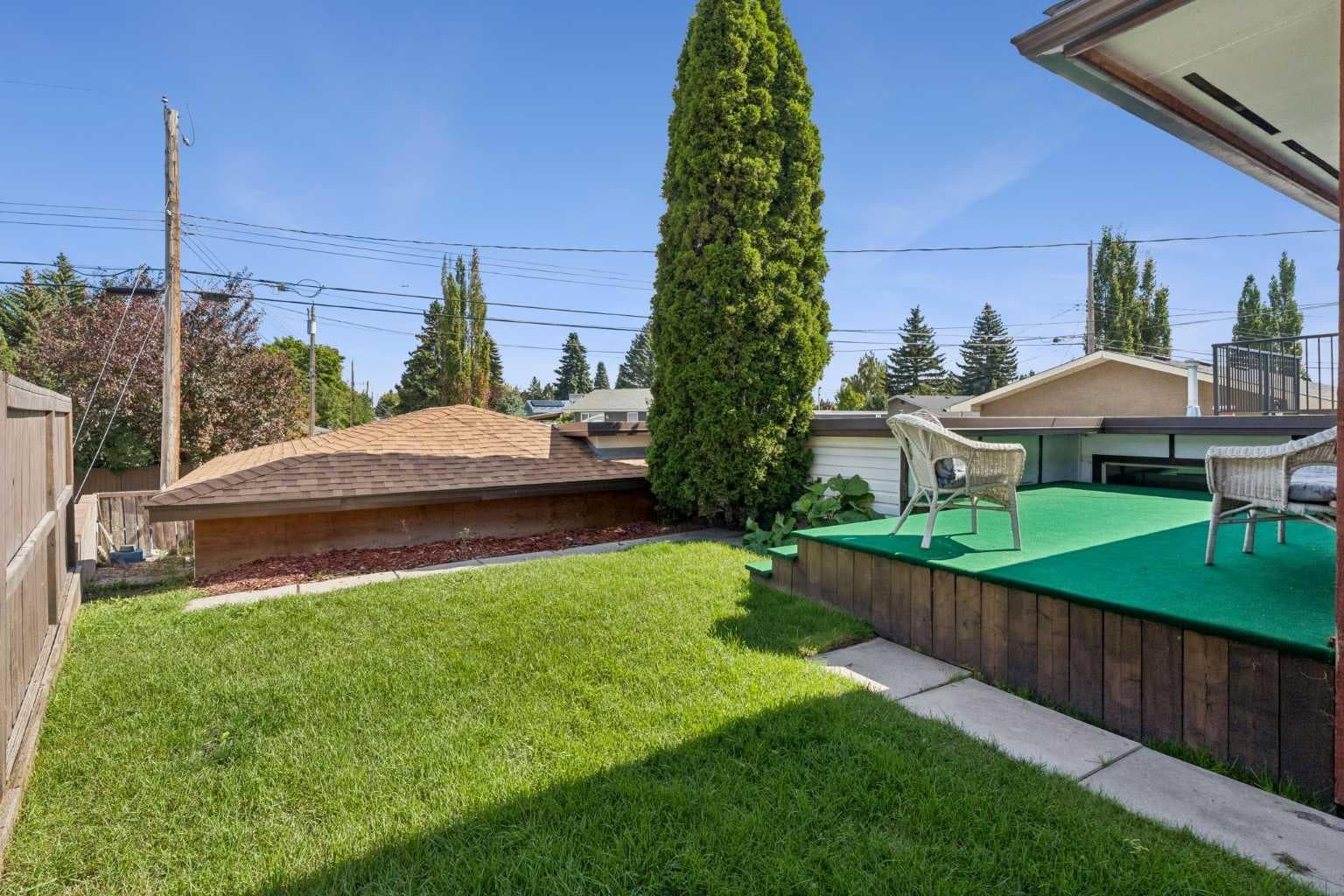 708 Lake Bonavista Drive SE