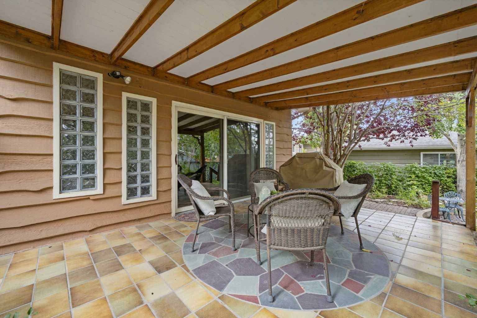 52 Parkvalley Place SE