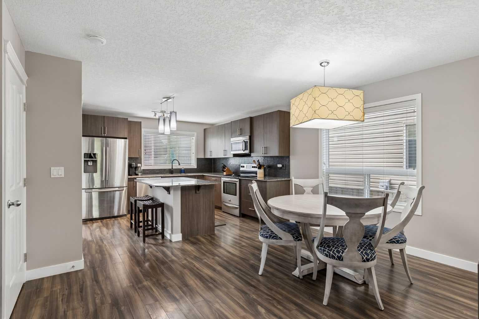 33 Legacy Gate SE