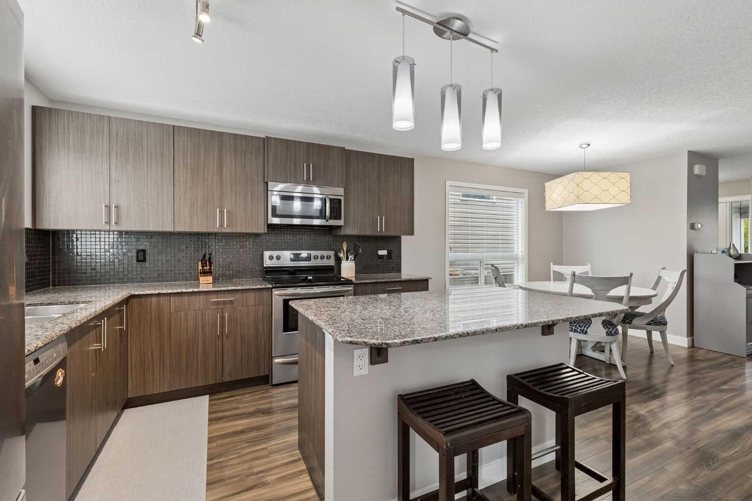 33 Legacy Gate SE