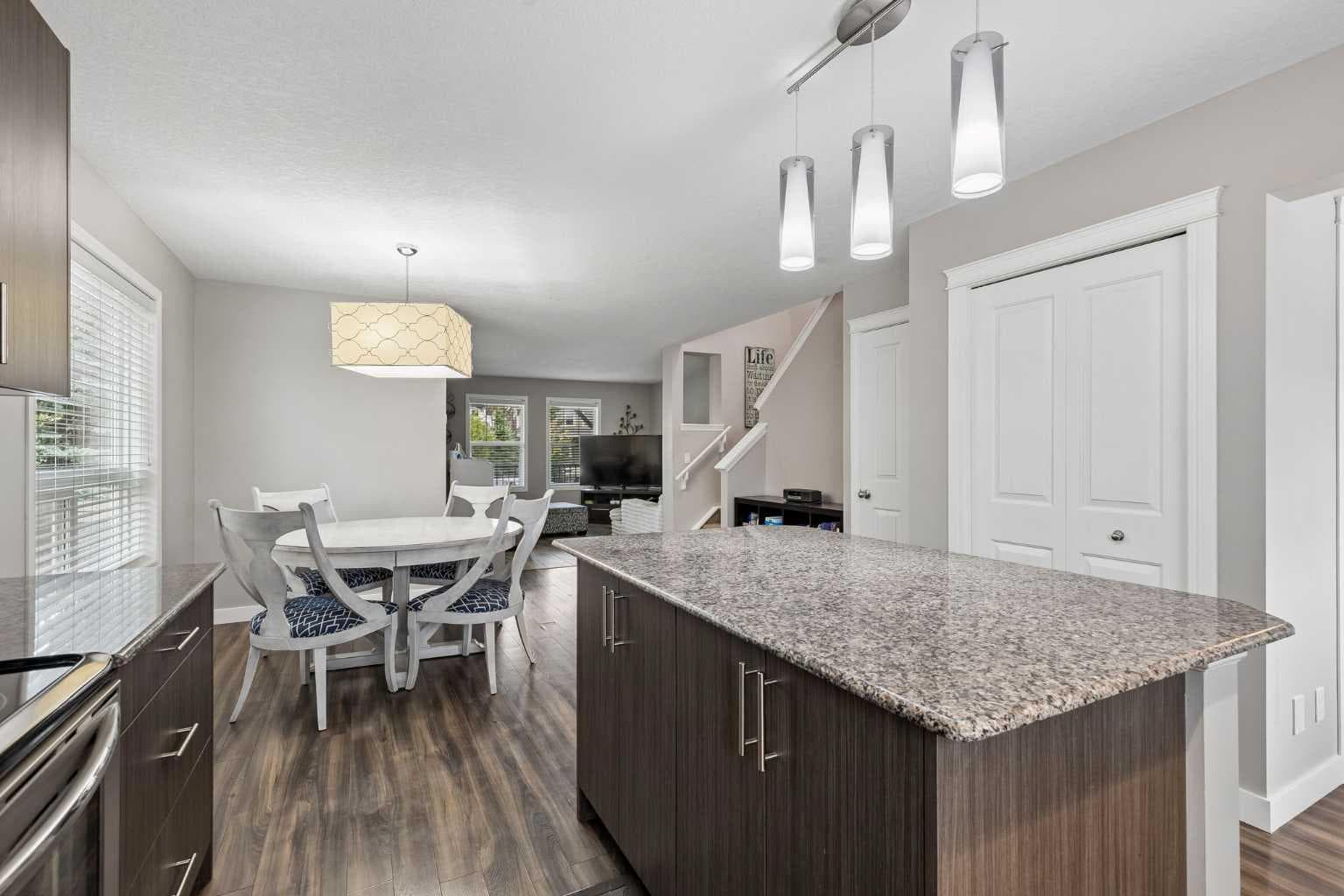 33 Legacy Gate SE
