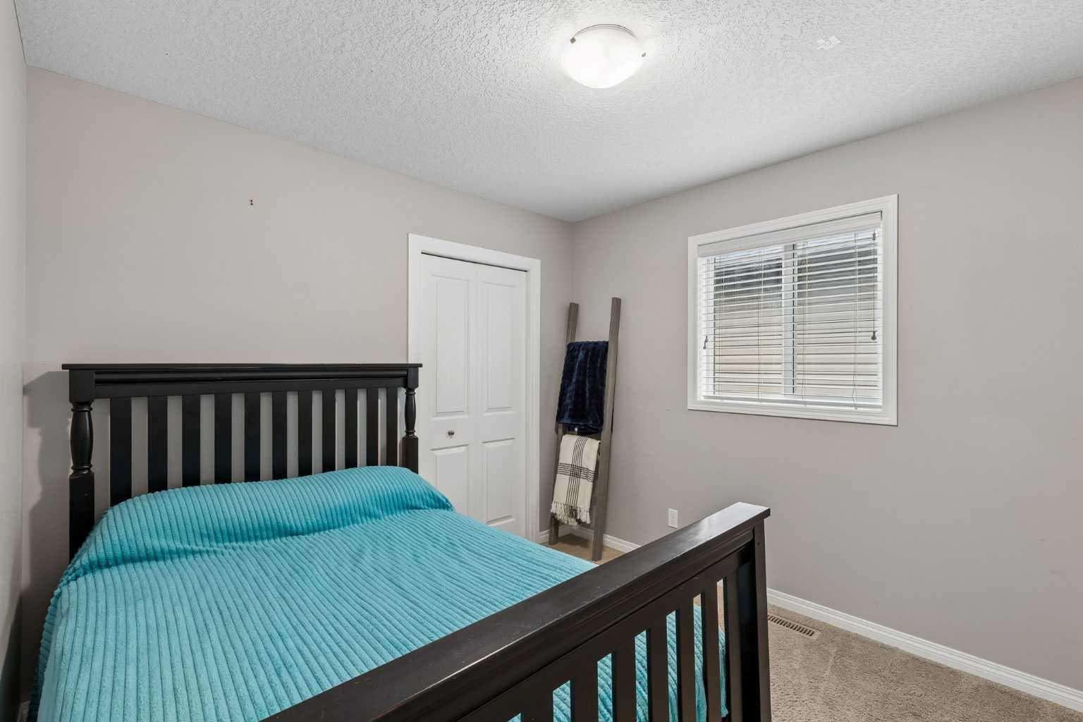 33 Legacy Gate SE