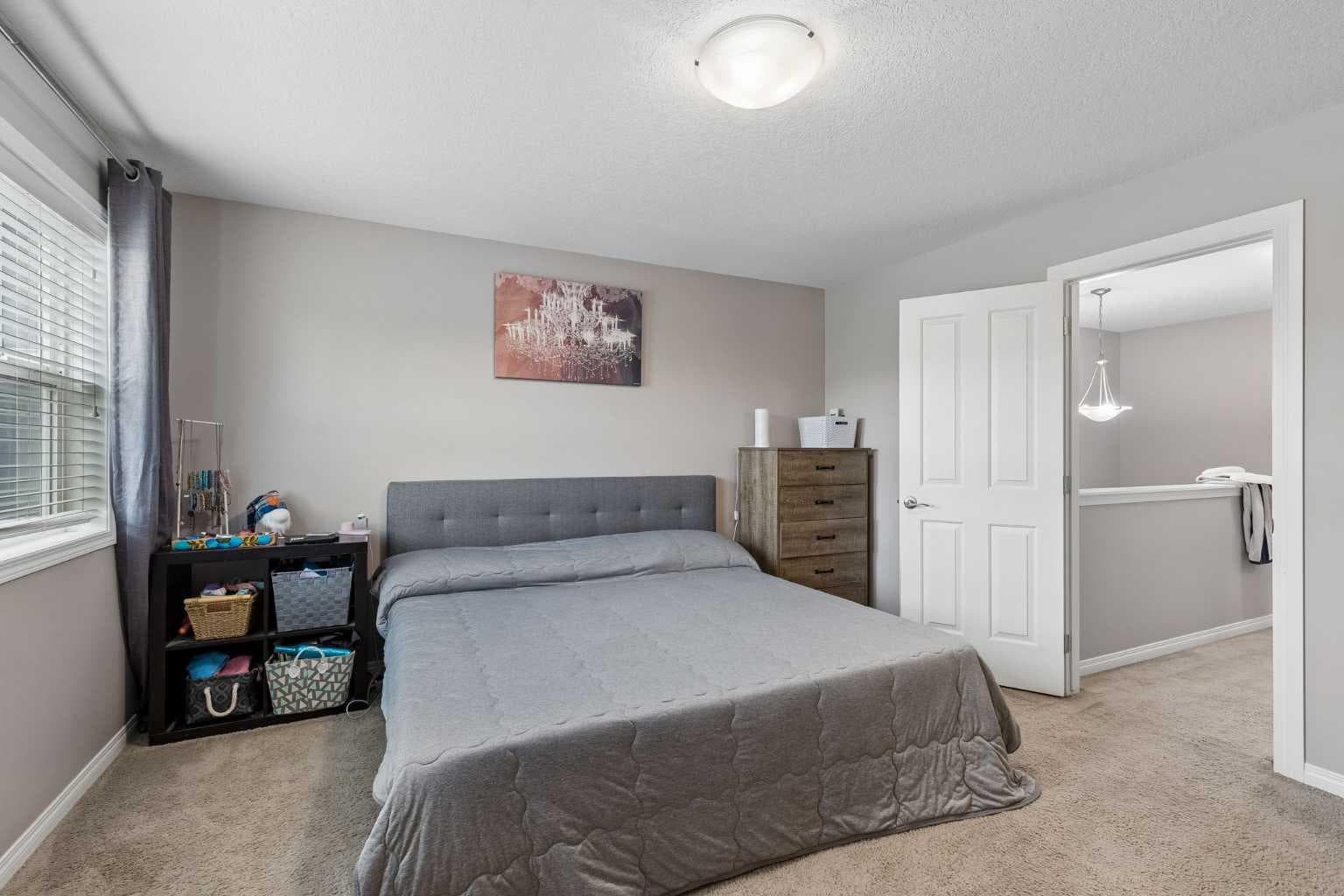 33 Legacy Gate SE
