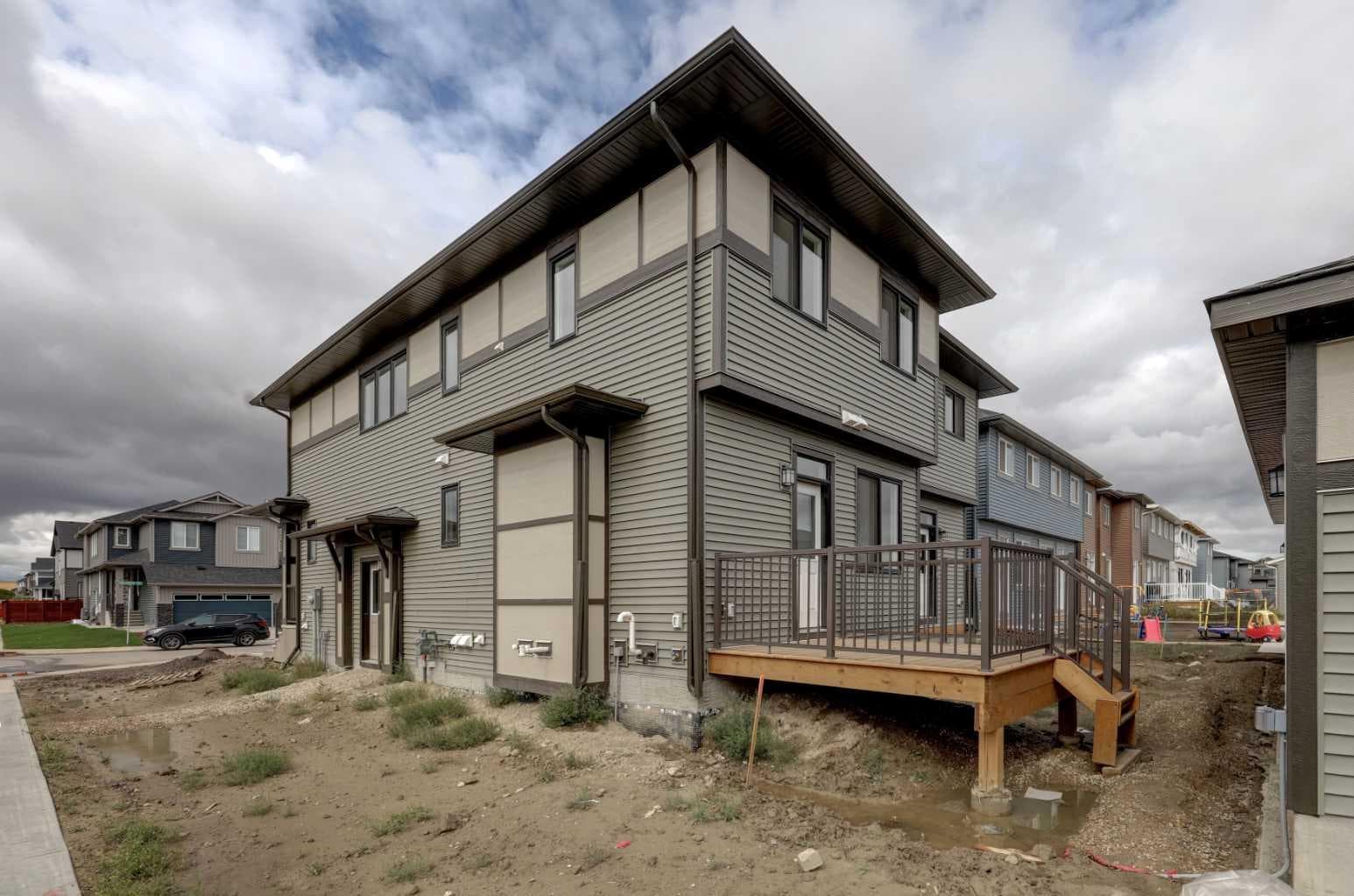 2002 Cobblebrook Crescent SW