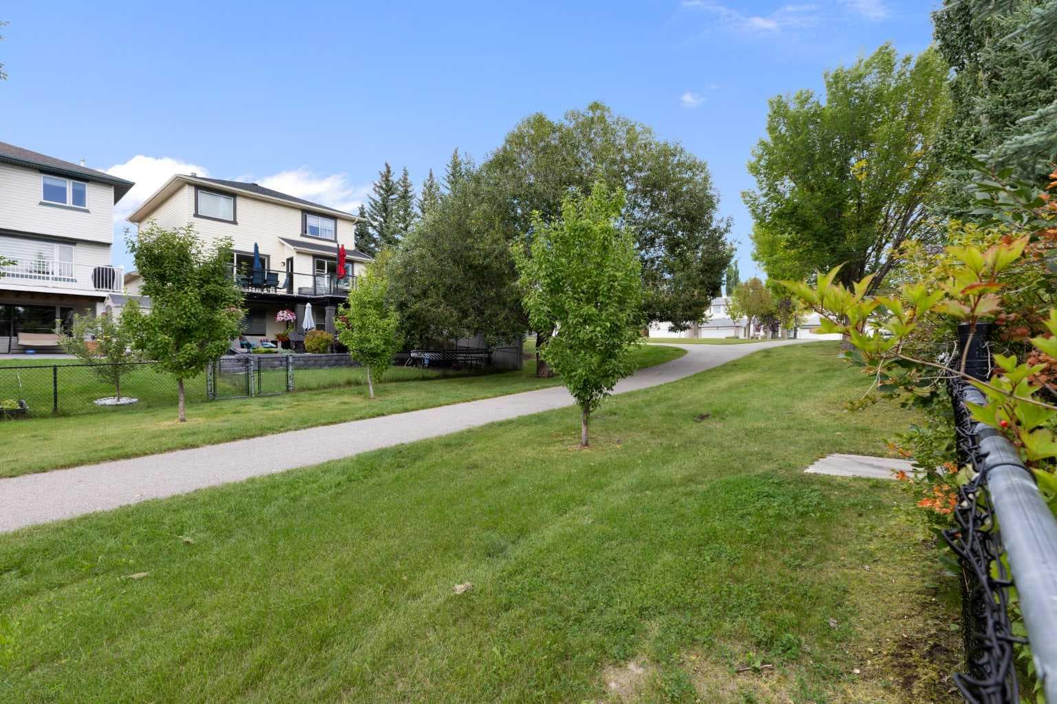 128 Tuscany Hills Close NW
