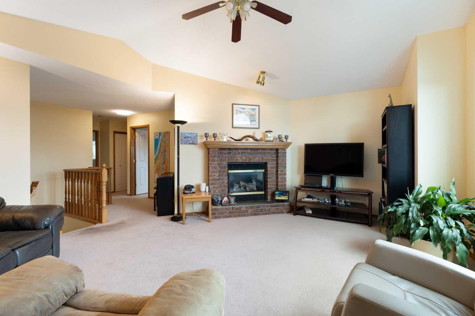 128 Tuscany Hills Close NW