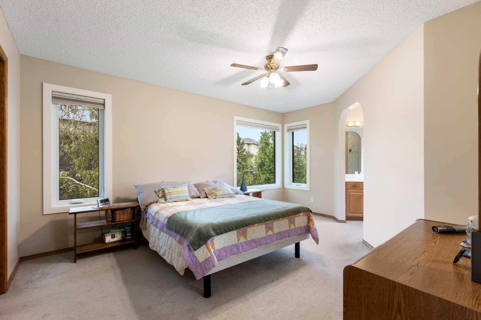128 Tuscany Hills Close NW