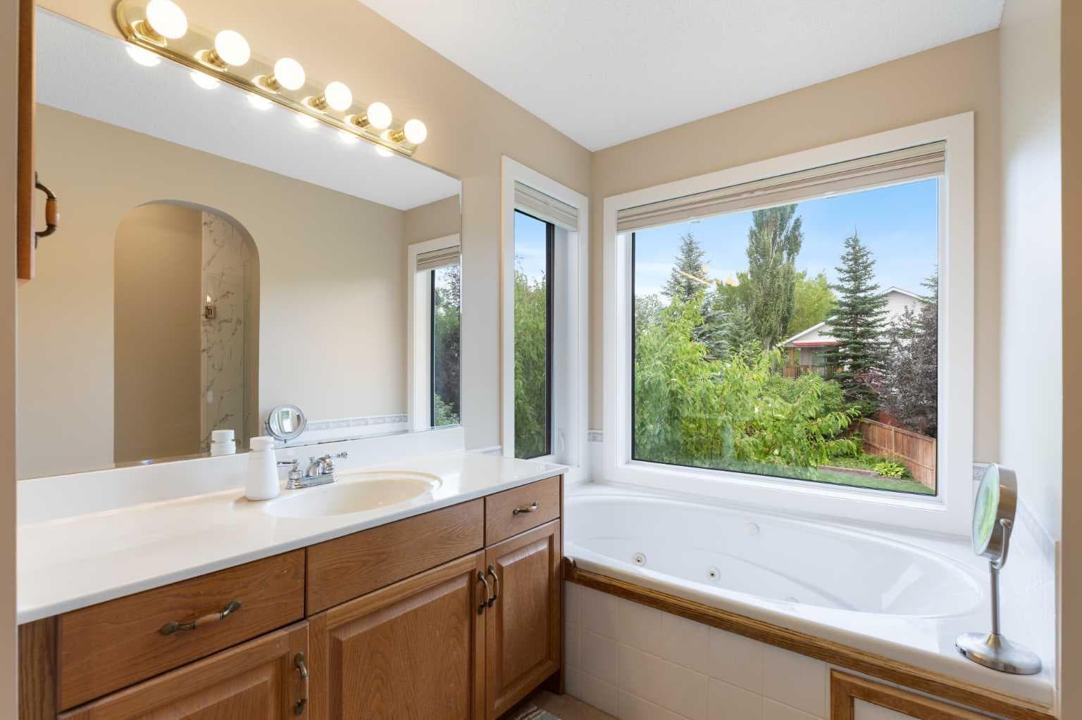 128 Tuscany Hills Close NW