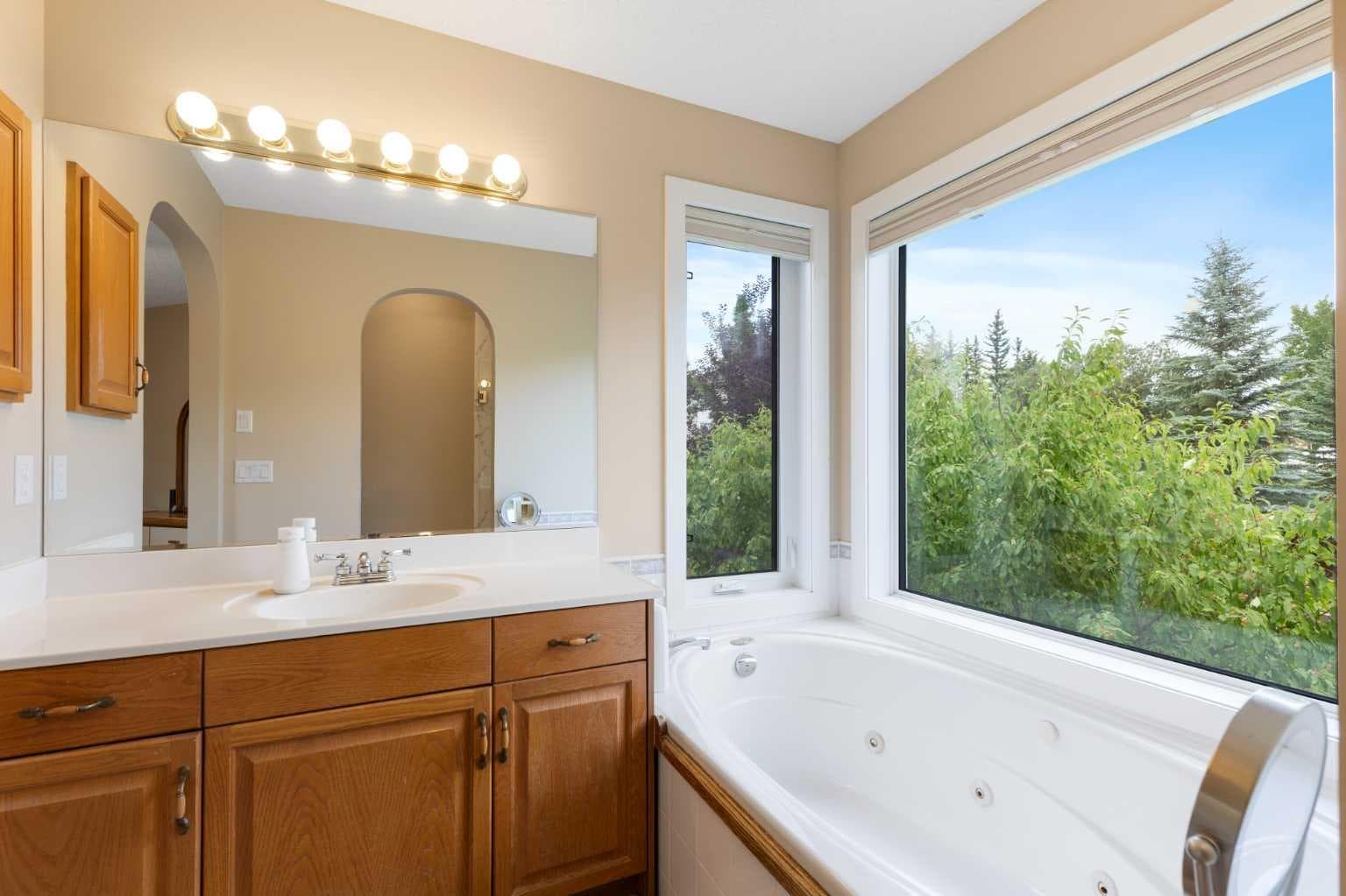 128 Tuscany Hills Close NW