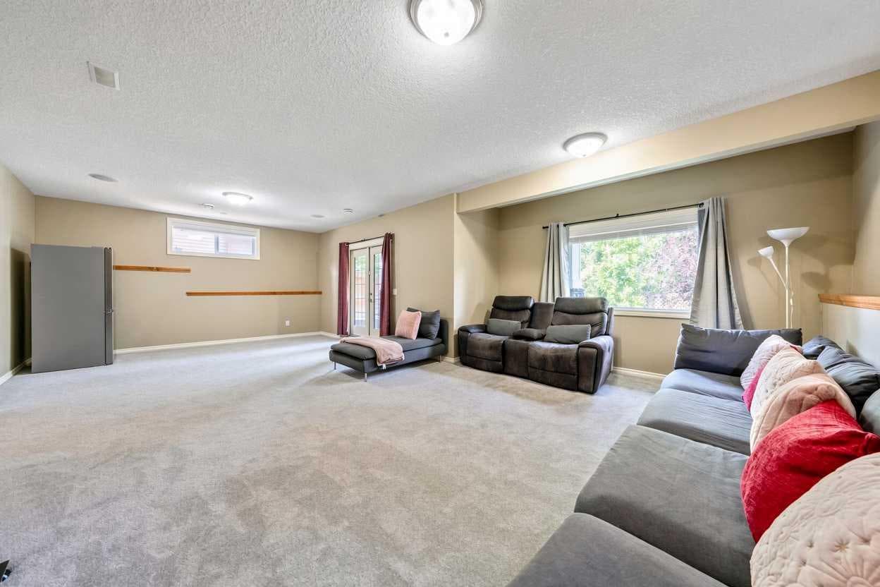 115 Coopers Hill SW
