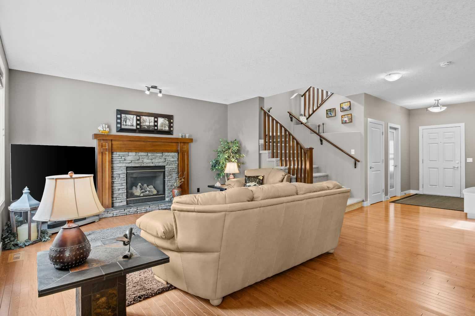 10 Crestridge View SW