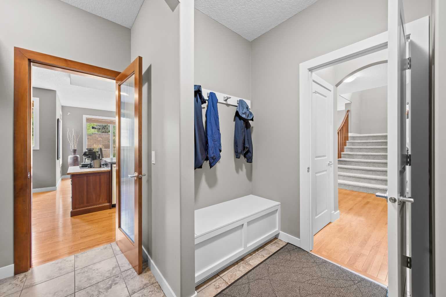 10 Crestridge View SW