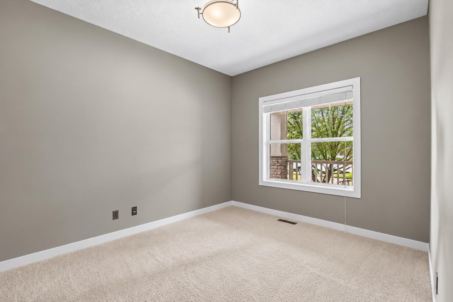 10 Crestridge View SW