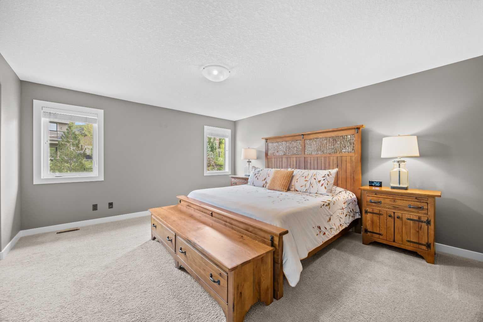 10 Crestridge View SW