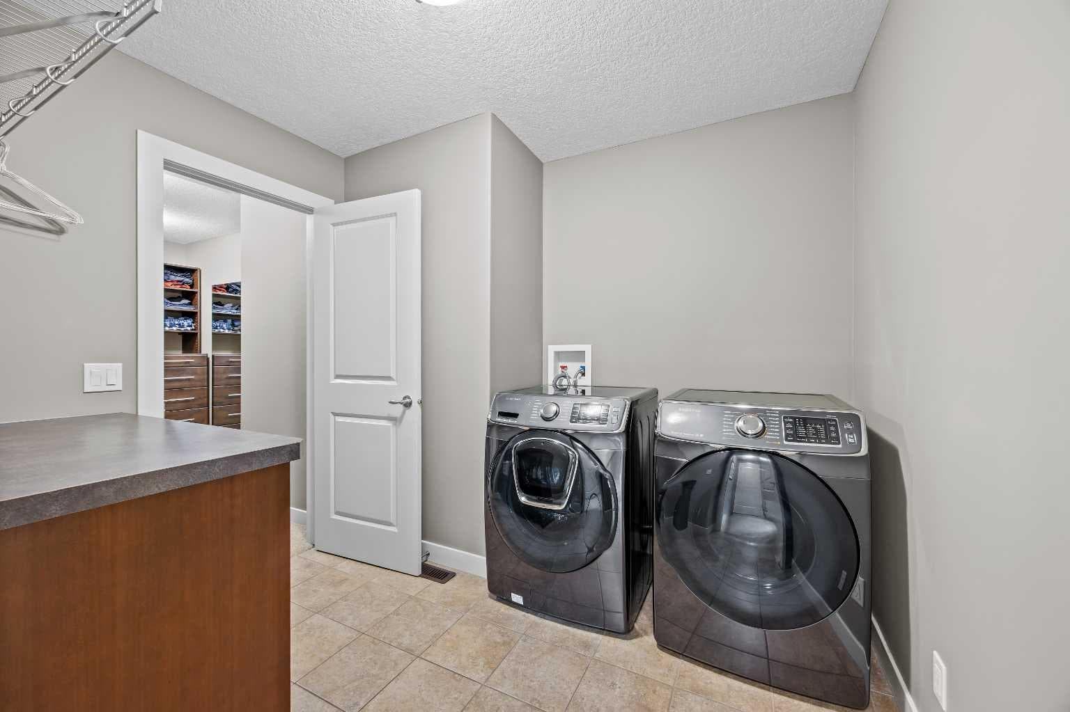 10 Crestridge View SW