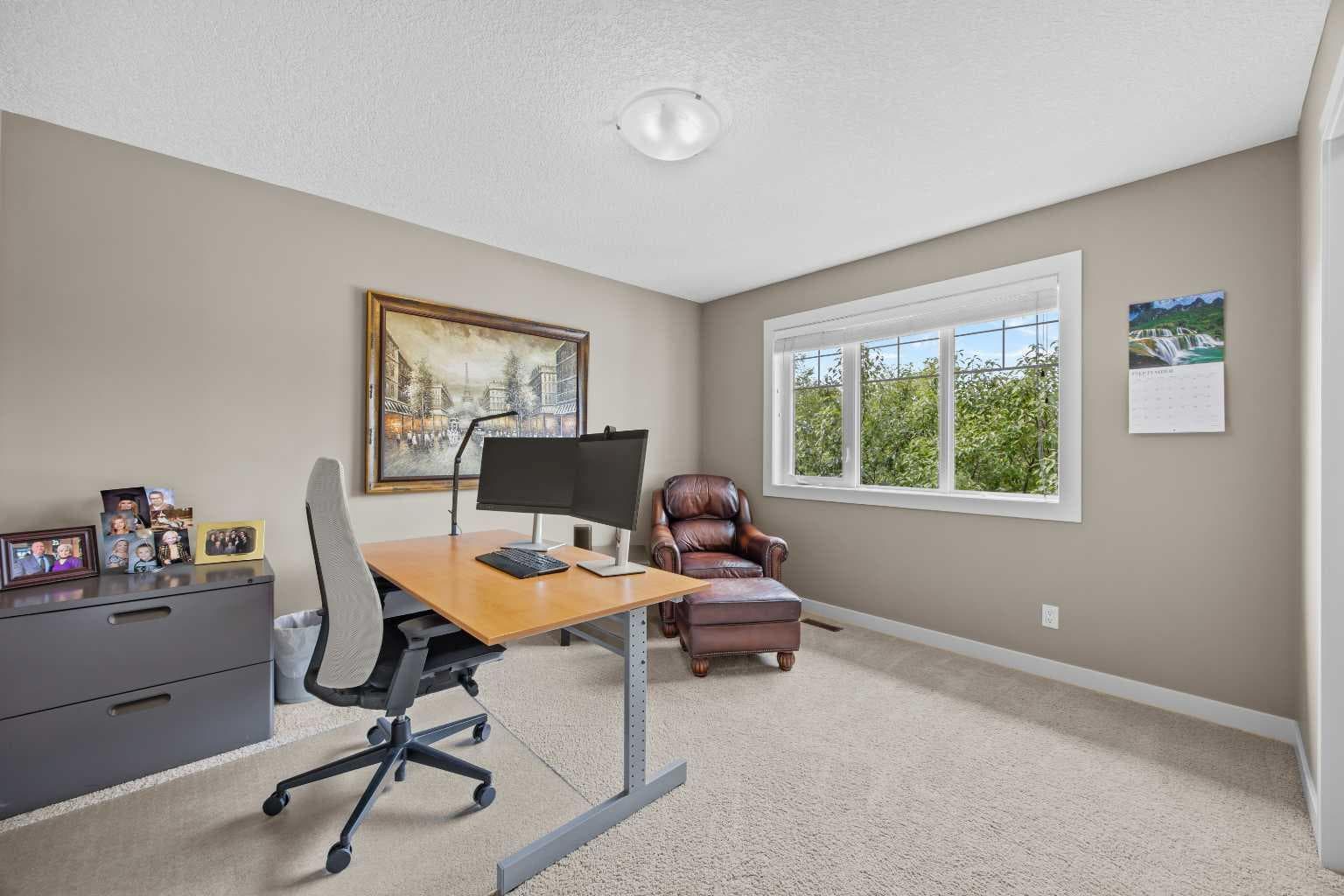 10 Crestridge View SW