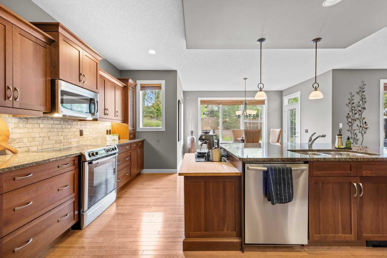 10 Crestridge View SW