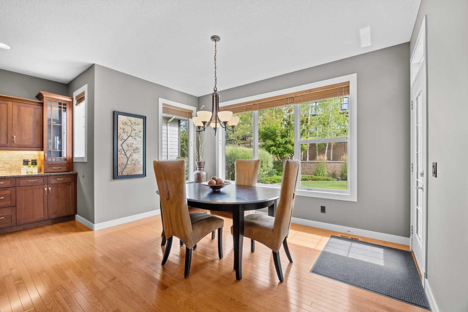 10 Crestridge View SW