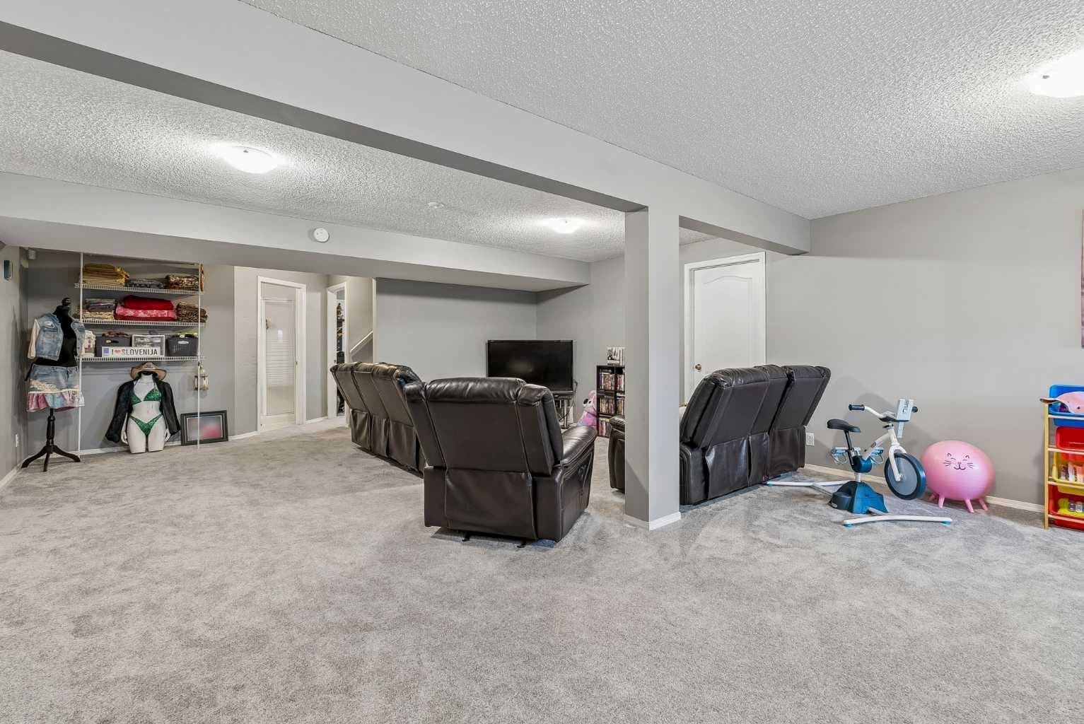 1420 Meadowbrook Drive SE