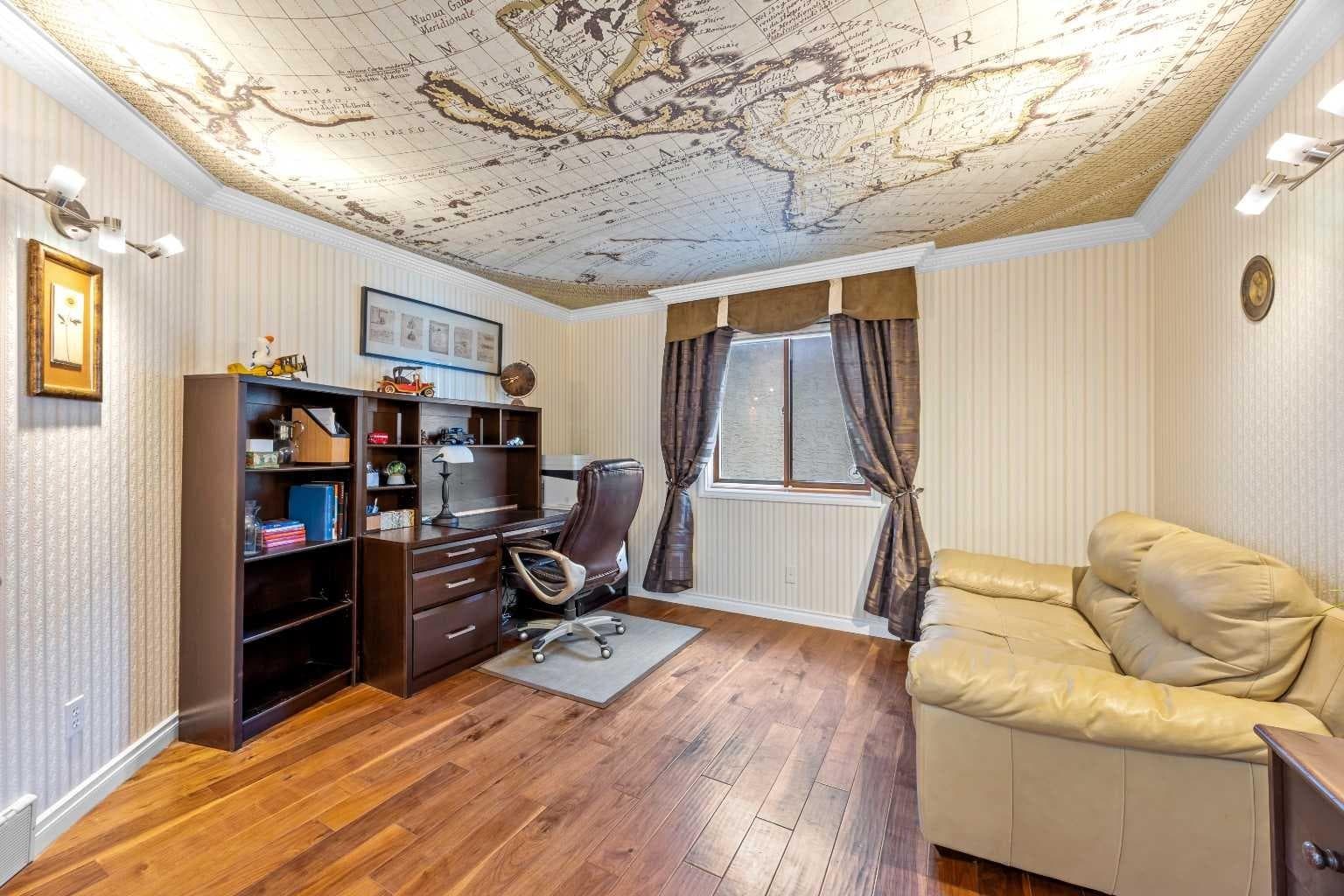 260 Riverside Mews SE