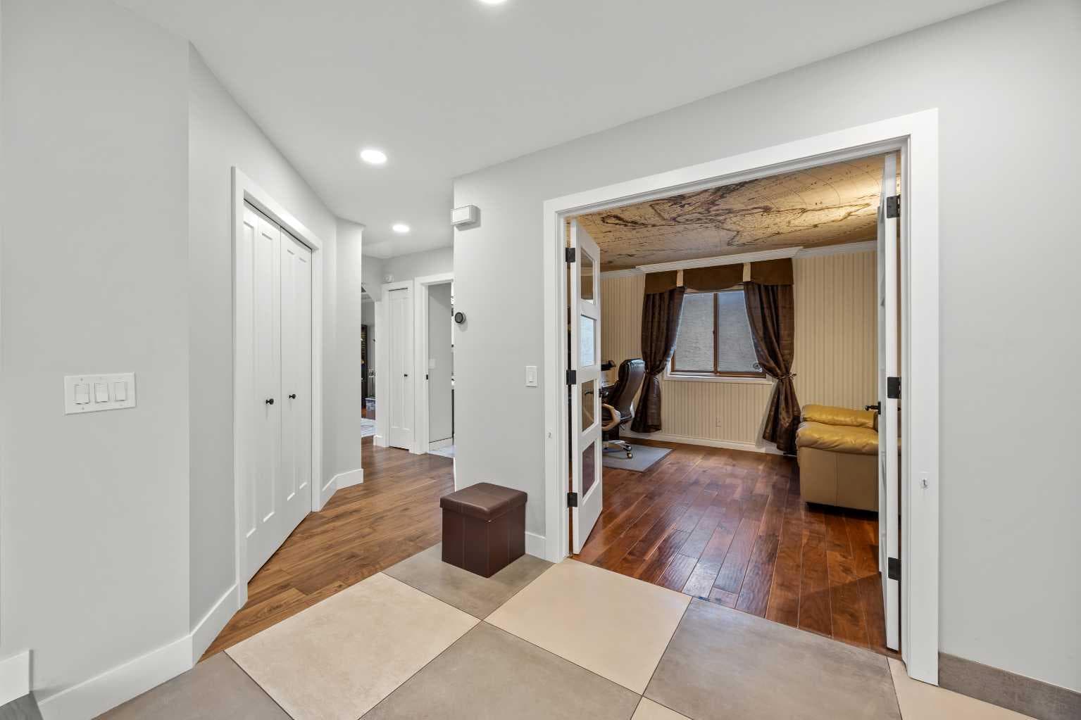 260 Riverside Mews SE