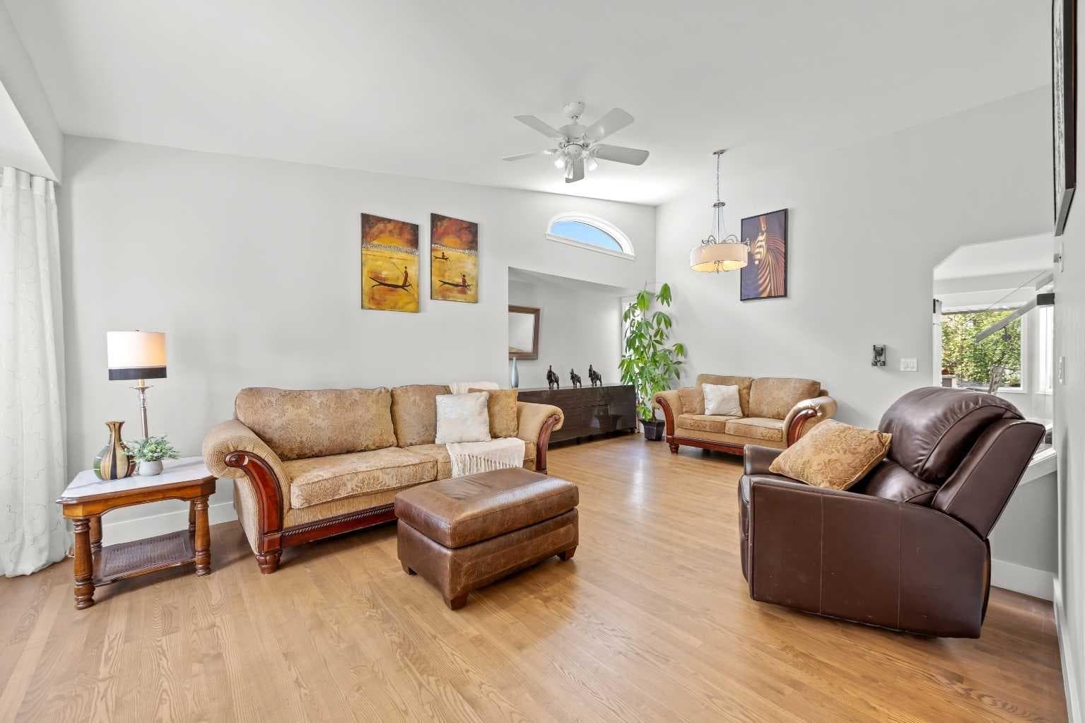 260 Riverside Mews SE